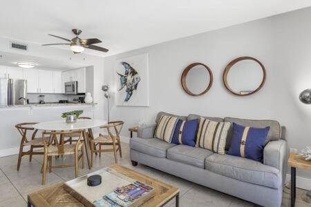 The Oyster By Brightwild-Beachfront Condo Дестин Экстерьер фото